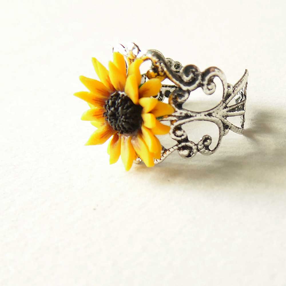 Golden Pattern: Sunflower Ring Polymer Clay.