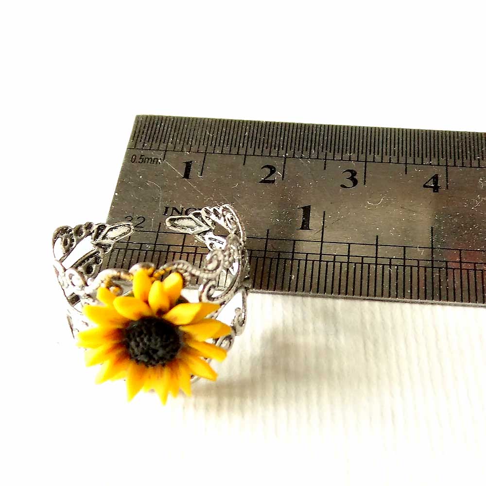 Golden Pattern: Sunflower Ring Polymer Clay.