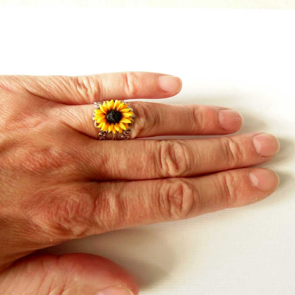 Golden Pattern: Sunflower Ring Polymer Clay.