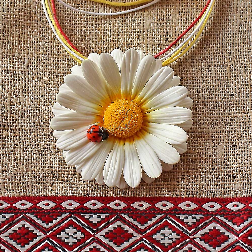 Nature's Duet: Daisy Pendant & Brooch Polymer Clay.