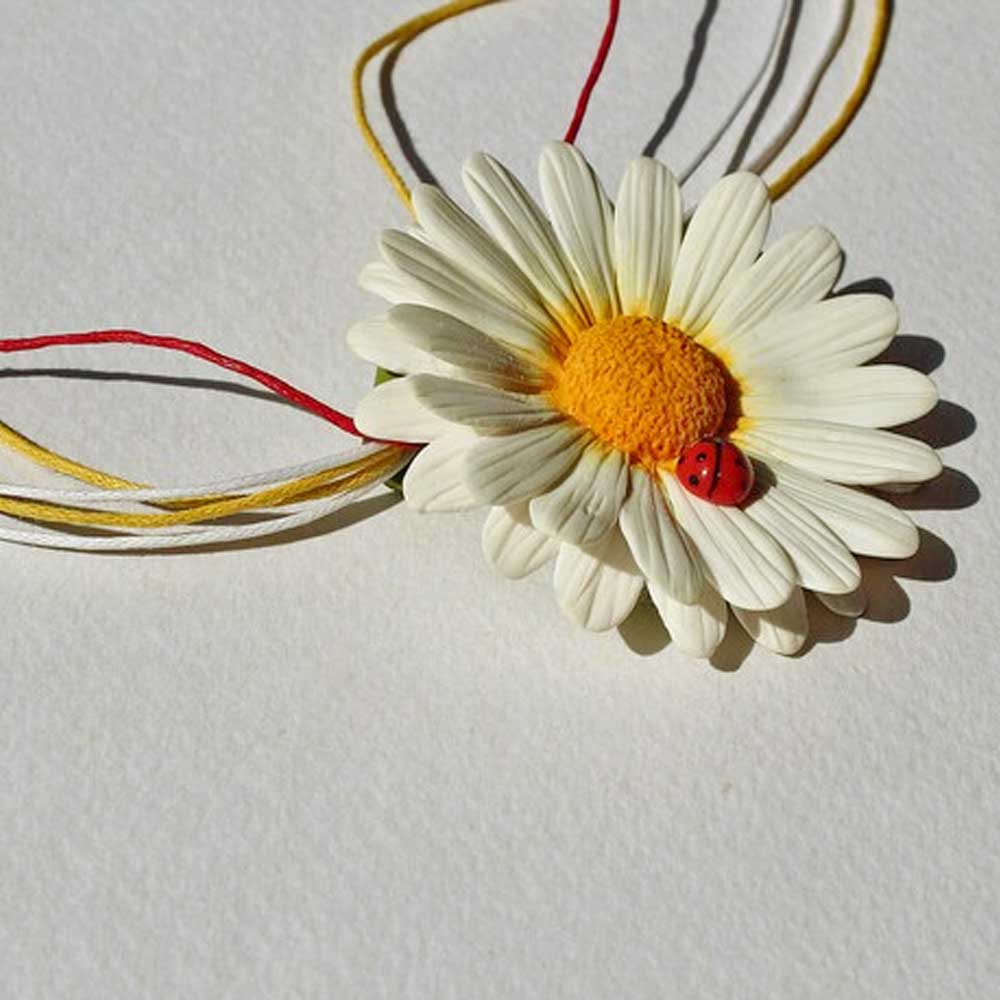 Nature's Duet: Daisy Pendant & Brooch Polymer Clay.