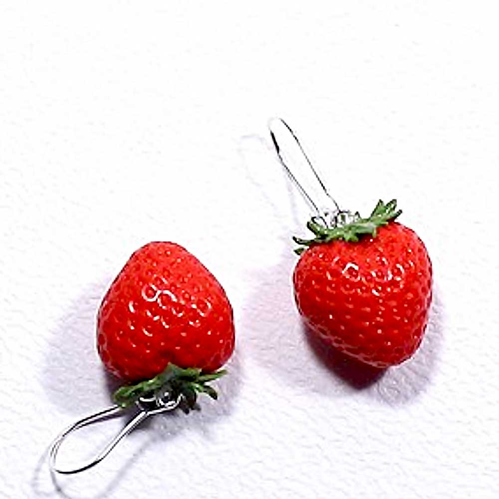 Juicy Treats: Strawberry Earrings Polymer Clay.