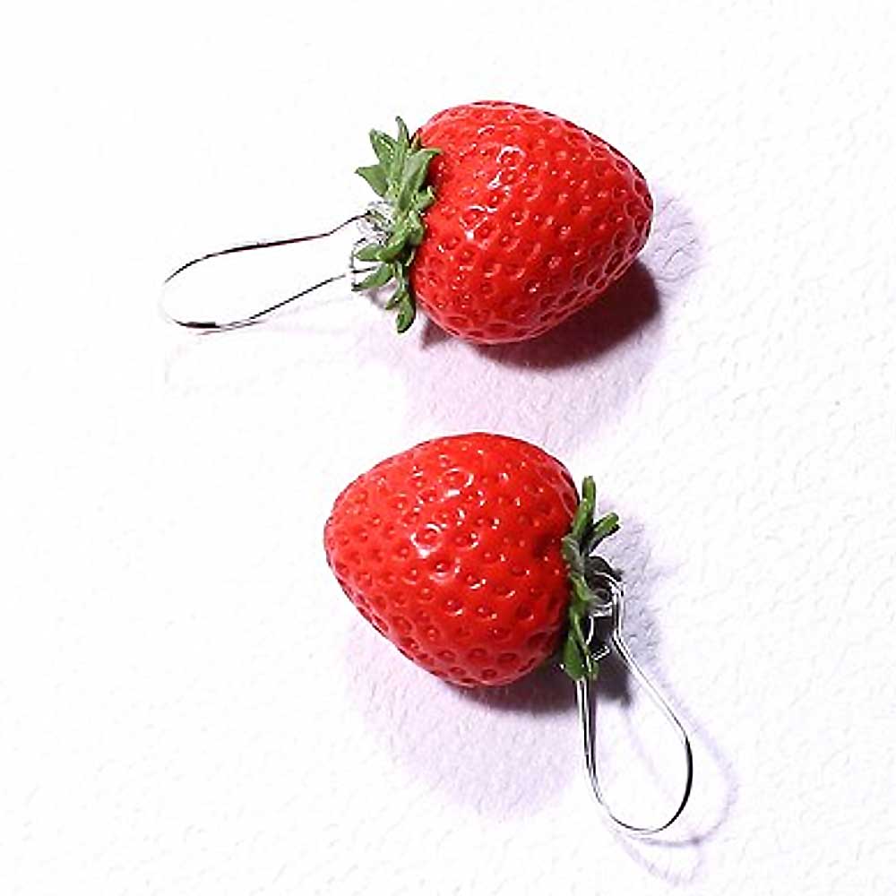 Juicy Treats: Strawberry Earrings Polymer Clay.