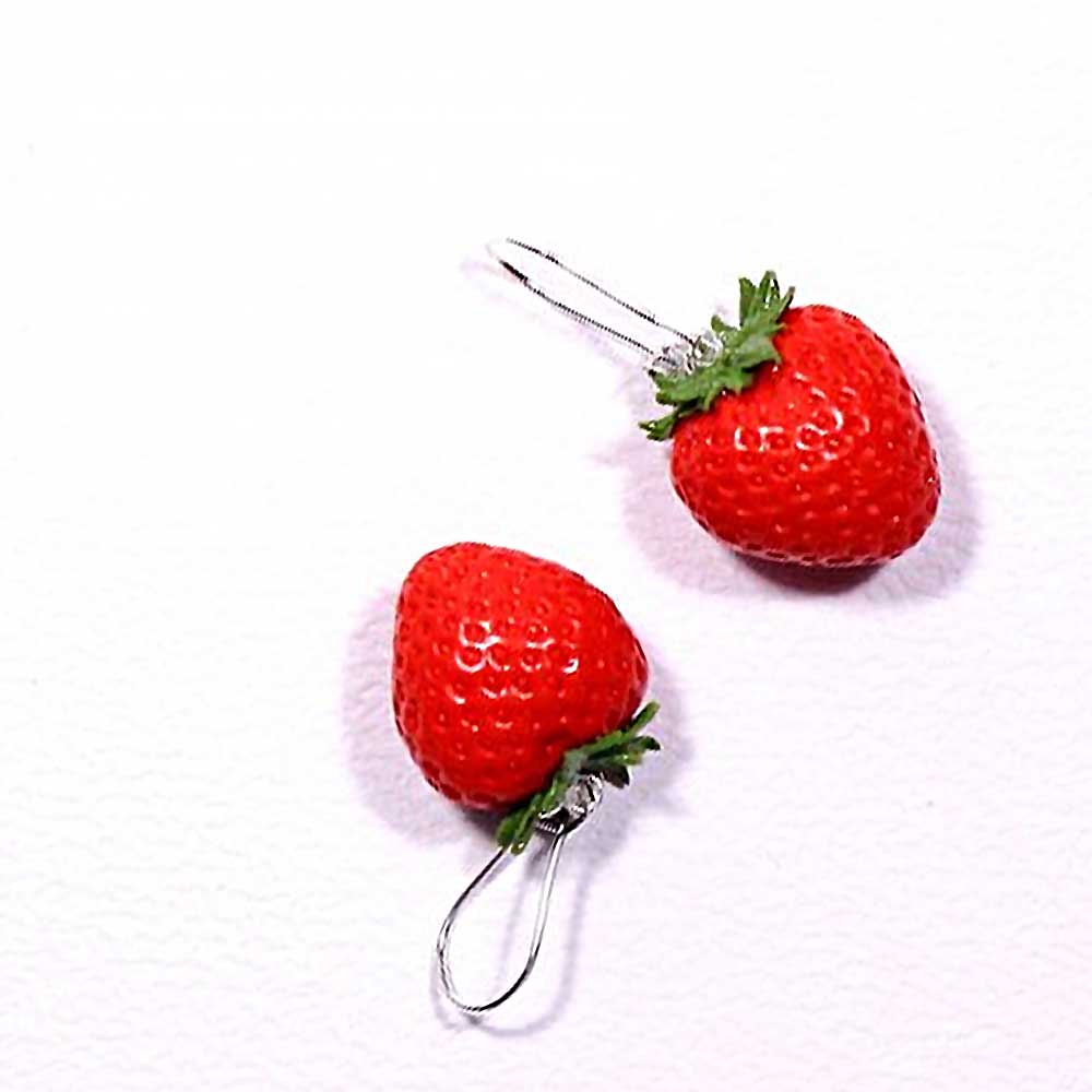 Juicy Treats: Strawberry Earrings Polymer Clay.