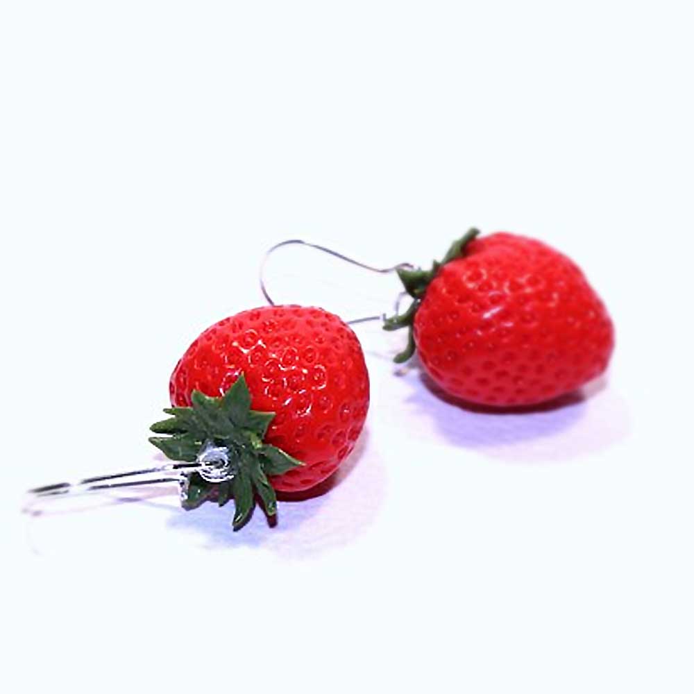 Juicy Treats: Strawberry Earrings Polymer Clay.