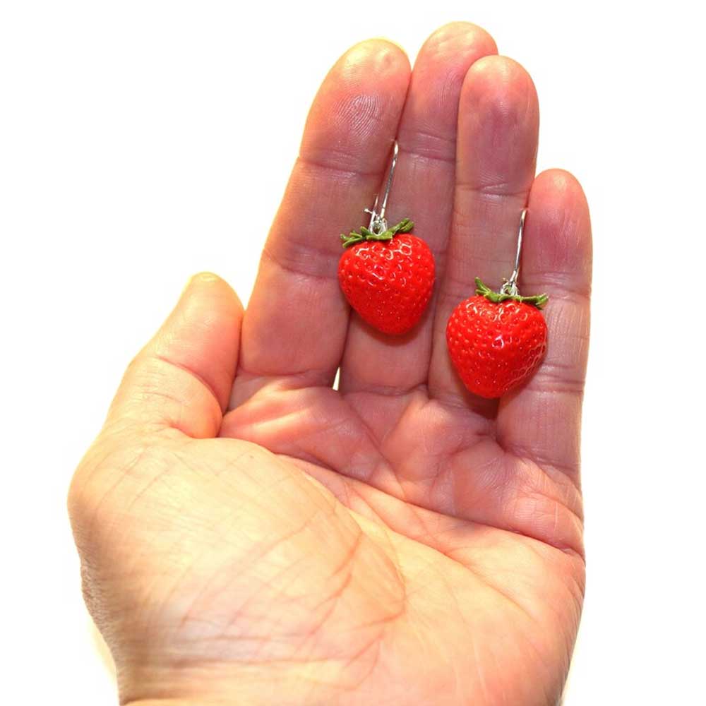 Juicy Treats: Strawberry Earrings Polymer Clay.