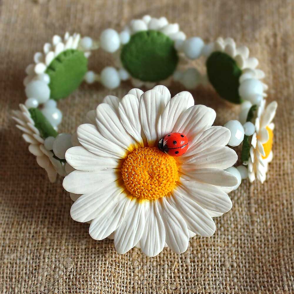 Sunny Guest: Daisy & Ladybug Bracelet Polymer Clay.