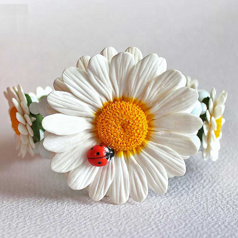 Sunny Guest: Daisy & Ladybug Bracelet Polymer Clay.