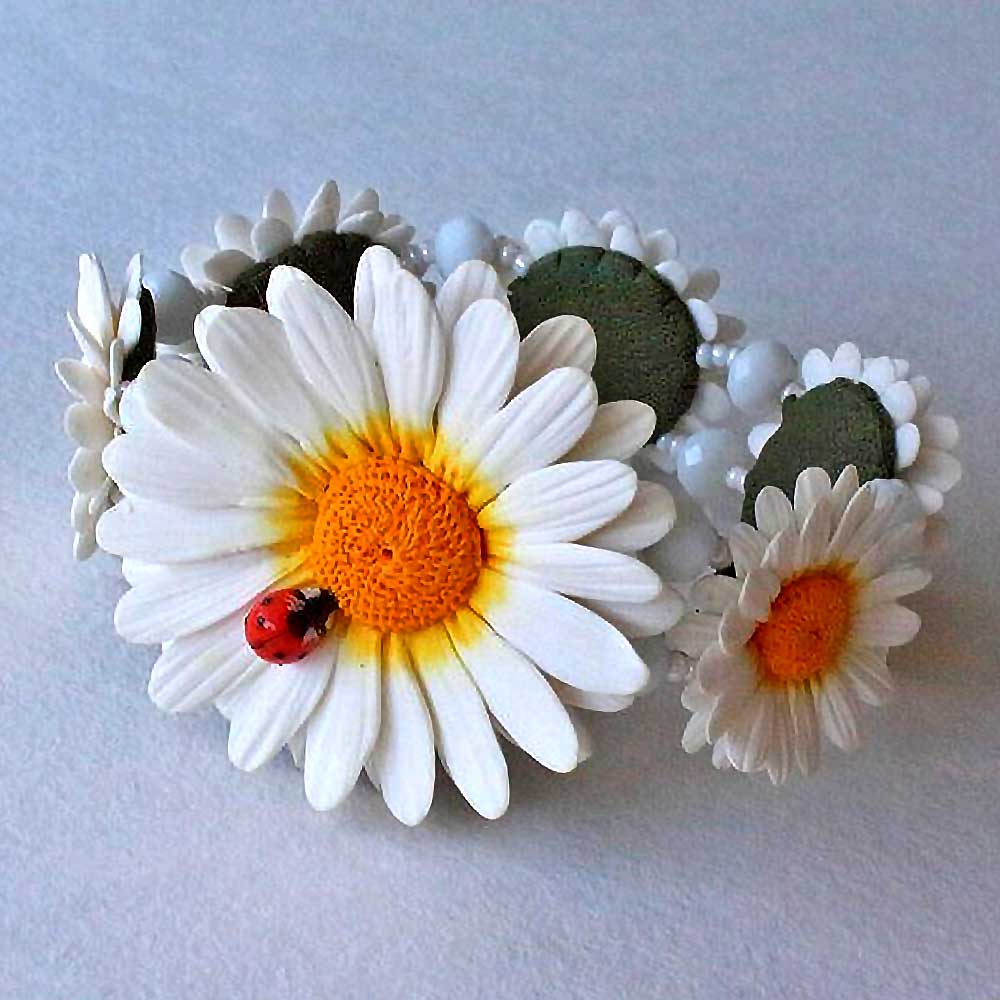 Sunny Guest: Daisy & Ladybug Bracelet Polymer Clay.