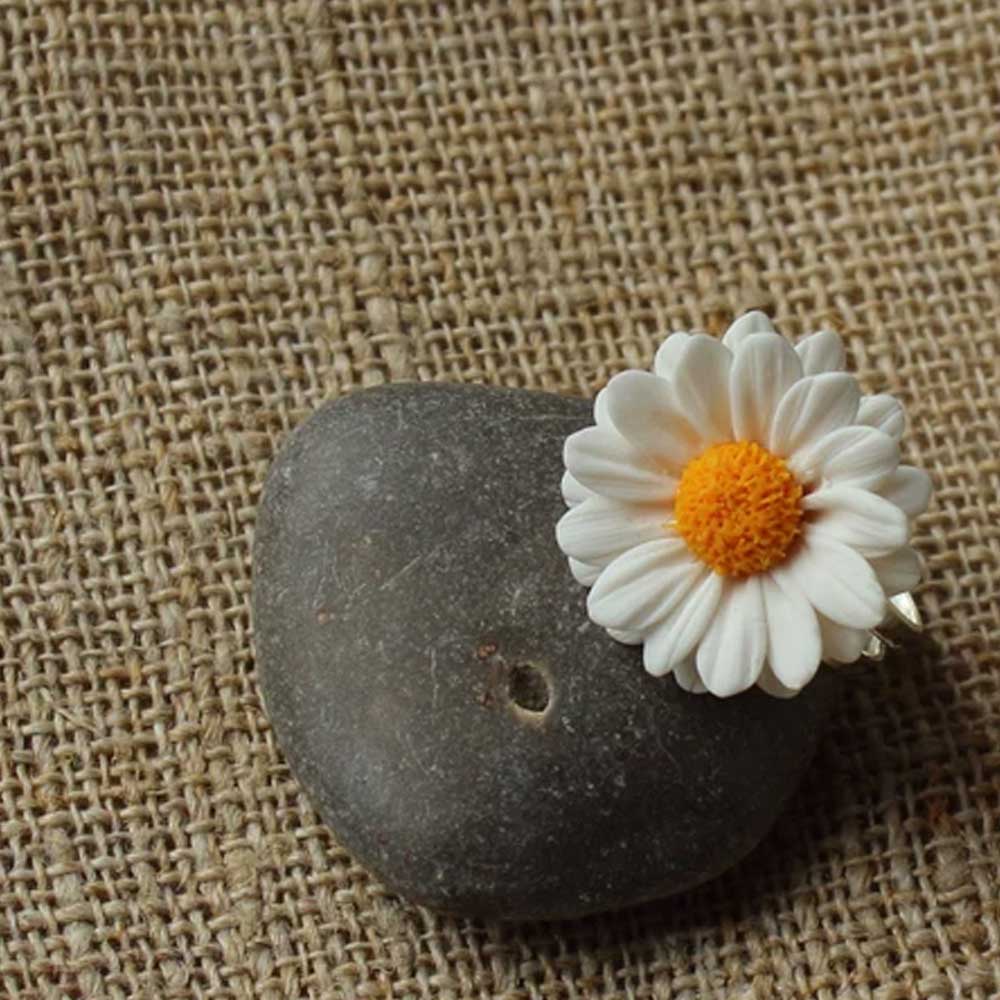 Sweet Blossom: Daisy Ring Polymer Clay.