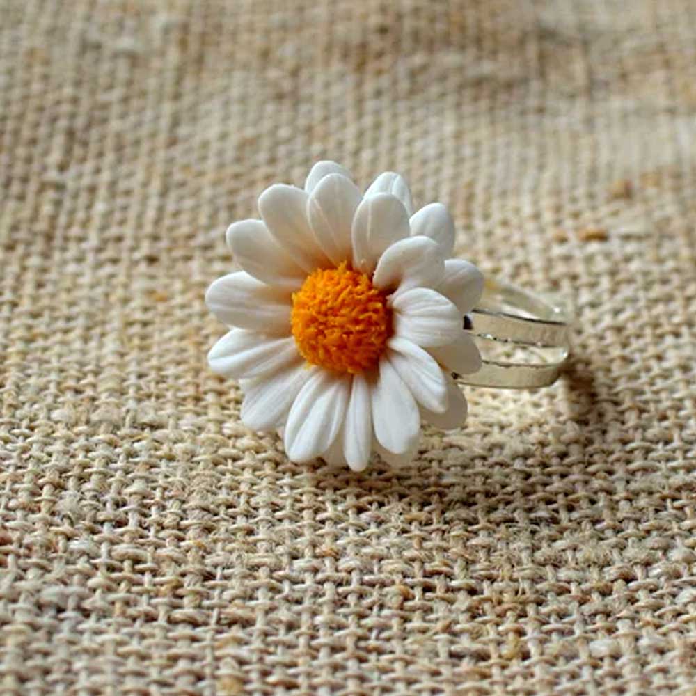 Sweet Blossom: Daisy Ring Polymer Clay.