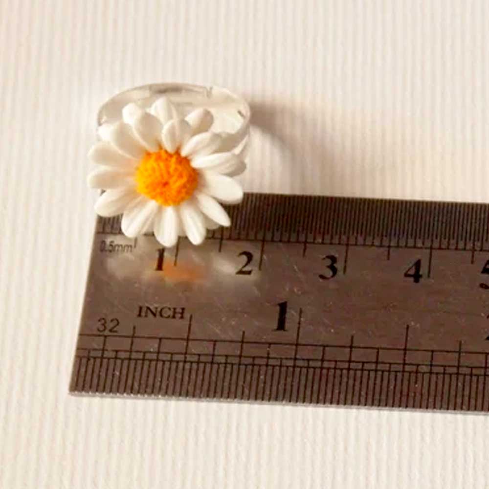 Sweet Blossom: Daisy Ring Polymer Clay.