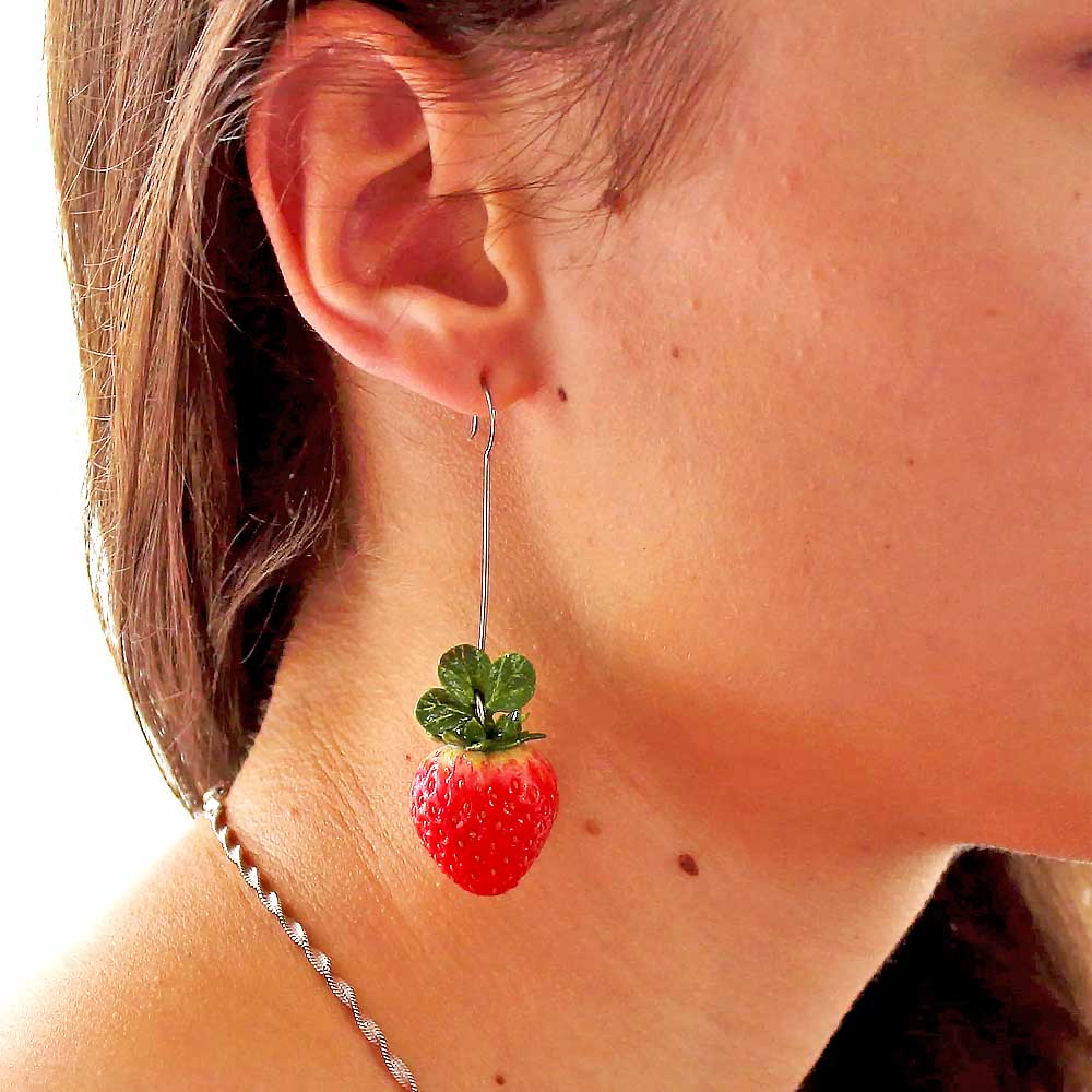 Dreamy Berries: Strawberry Earrings Polymer Clay.