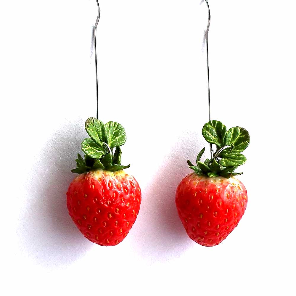 Dreamy Berries: Strawberry Earrings Polymer Clay.