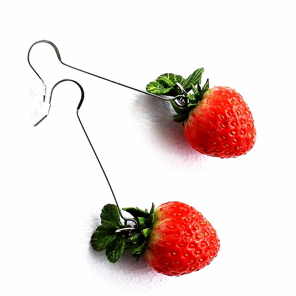 Dreamy Berries: Strawberry Earrings Polymer Clay.