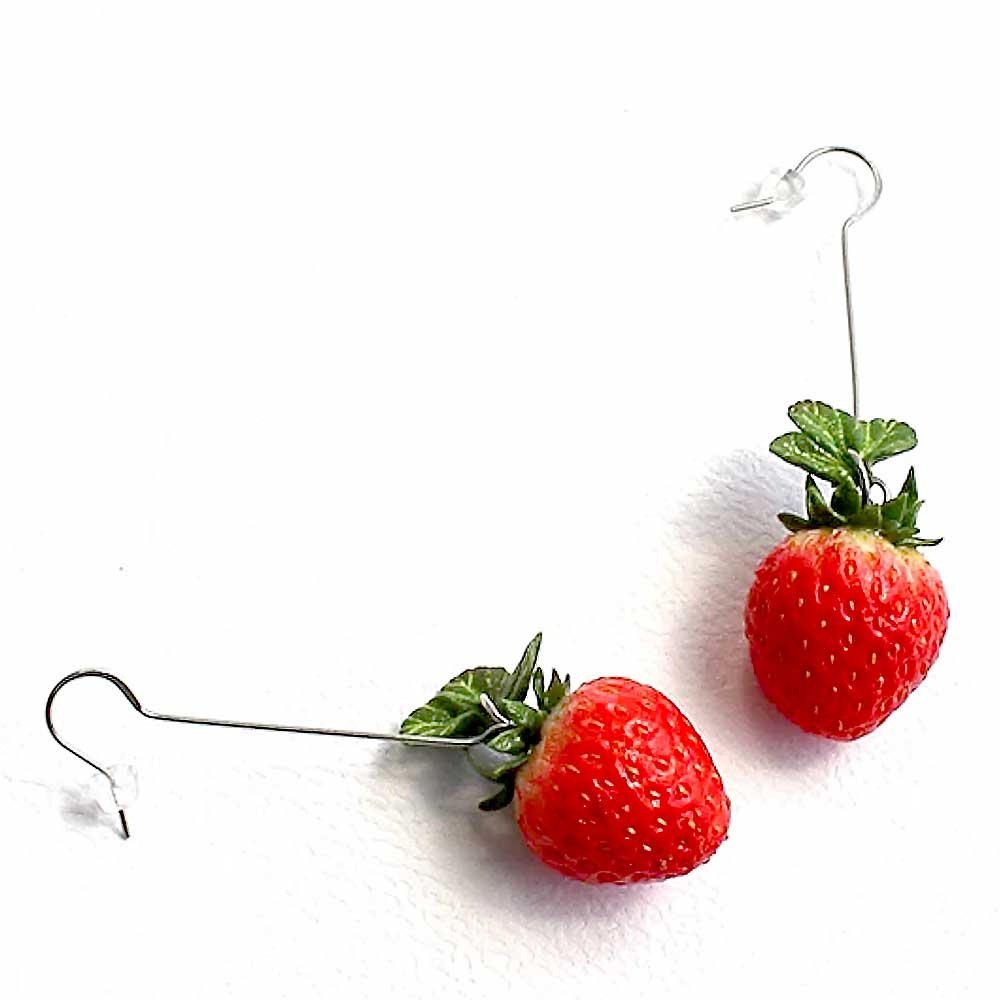 Dreamy Berries: Strawberry Earrings Polymer Clay.