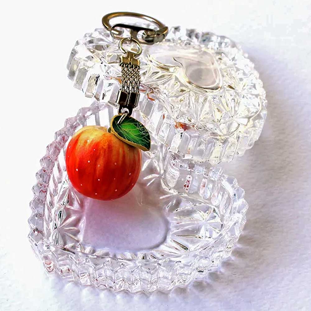 Juicy Seduction: Apple Keychain Polymer Clay.