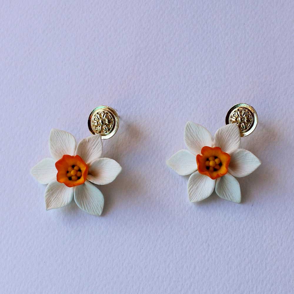 White Splendor: Daffodil Earrings Polymer Clay.