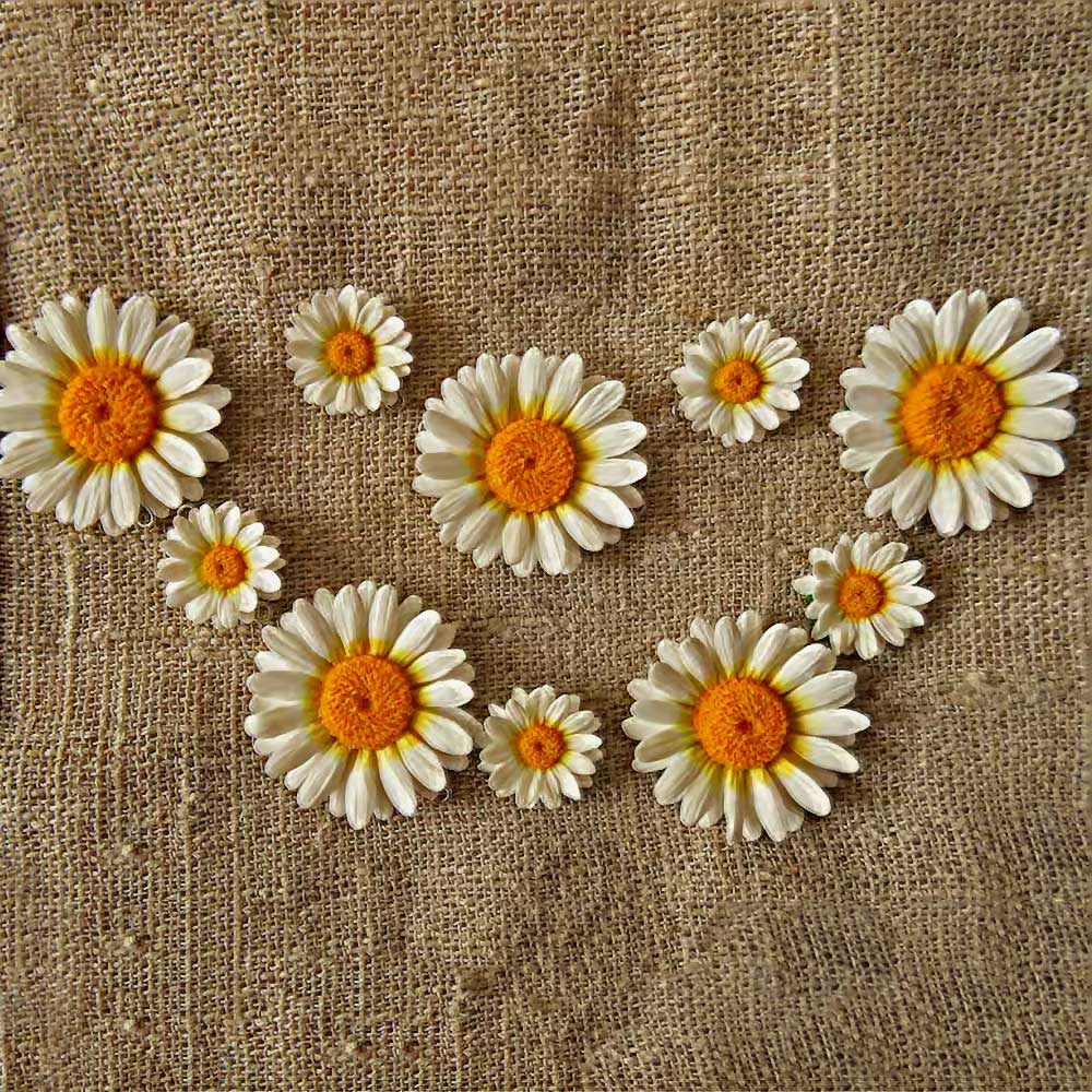 Summer Romance: Daisy Beads Polymer Clay.