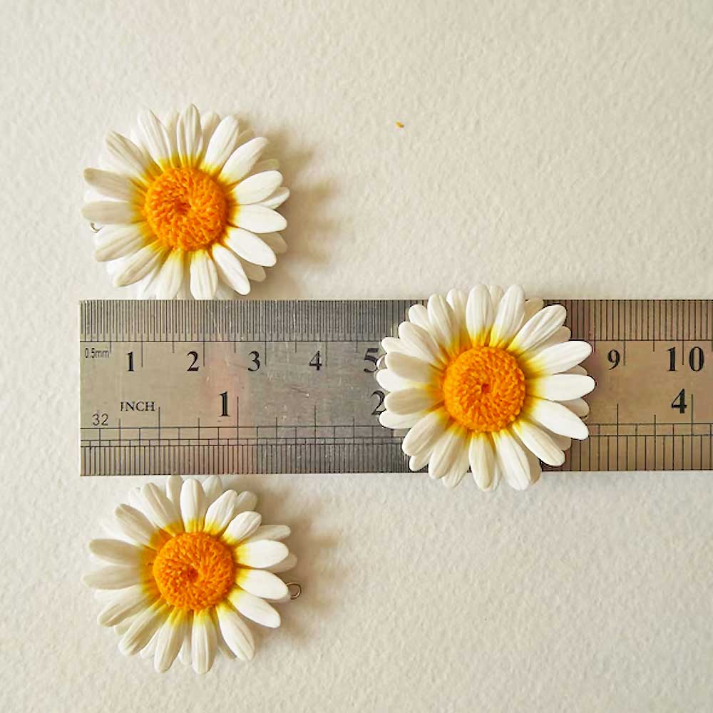 Summer Romance: Daisy Beads Polymer Clay.