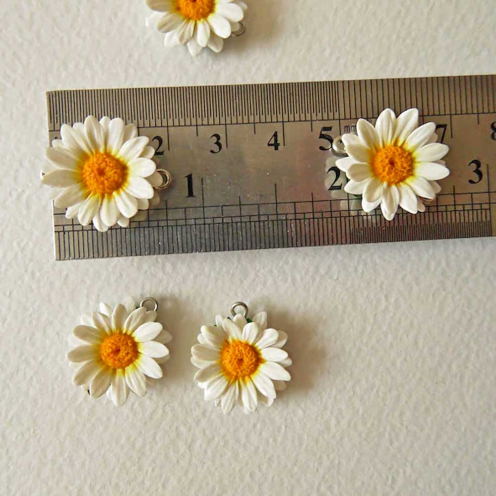 Summer Romance: Daisy Beads Polymer Clay.