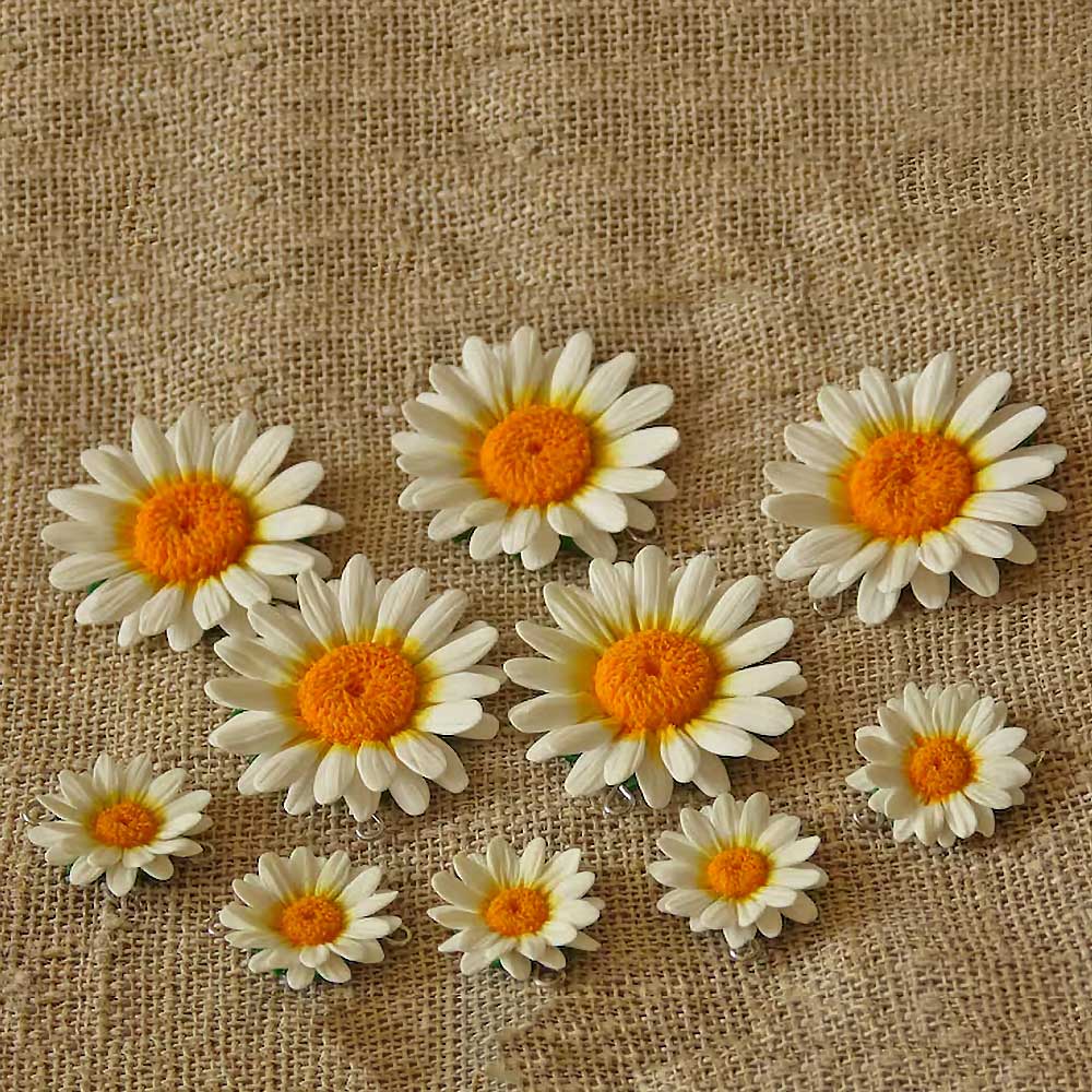 Summer Romance: Daisy Beads Polymer Clay.