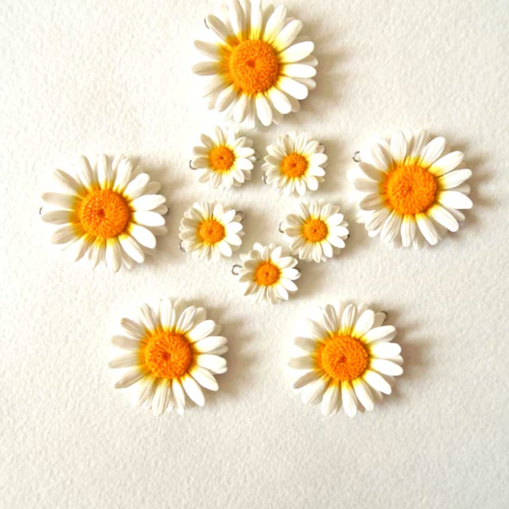 Summer Romance: Daisy Beads Polymer Clay.