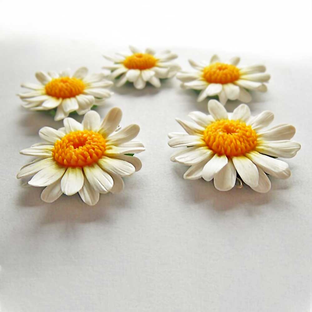 Summer Romance: Daisy Beads Polymer Clay.