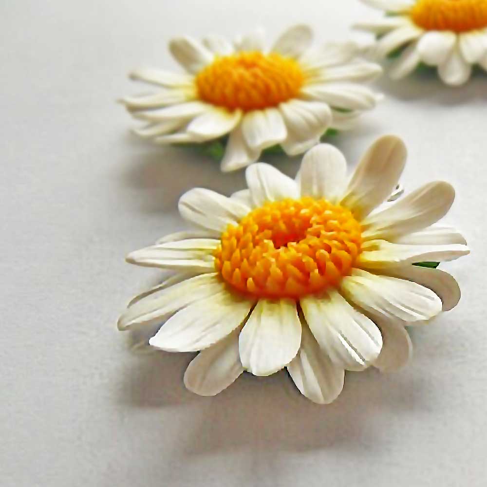 Summer Romance: Daisy Beads Polymer Clay.