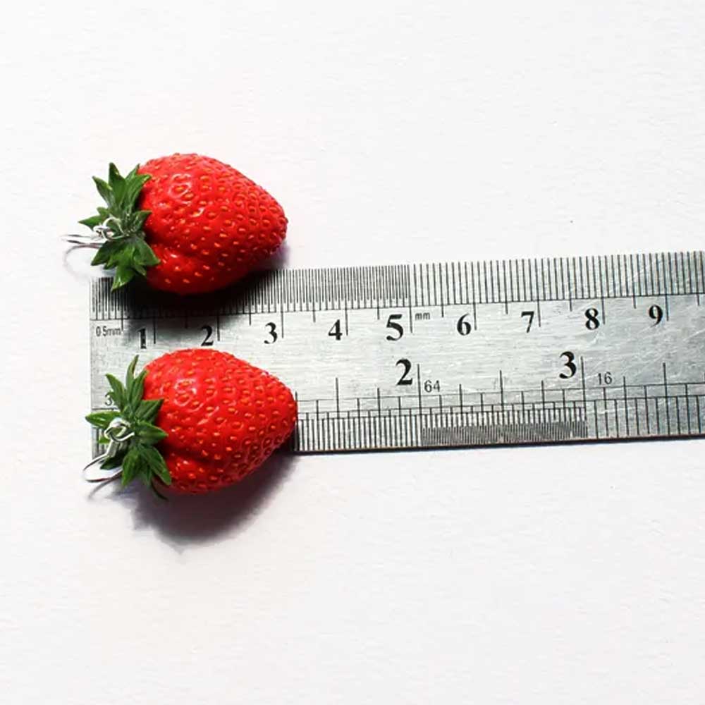 Berry Queen: Strawberry Earrings Polymer Clay.