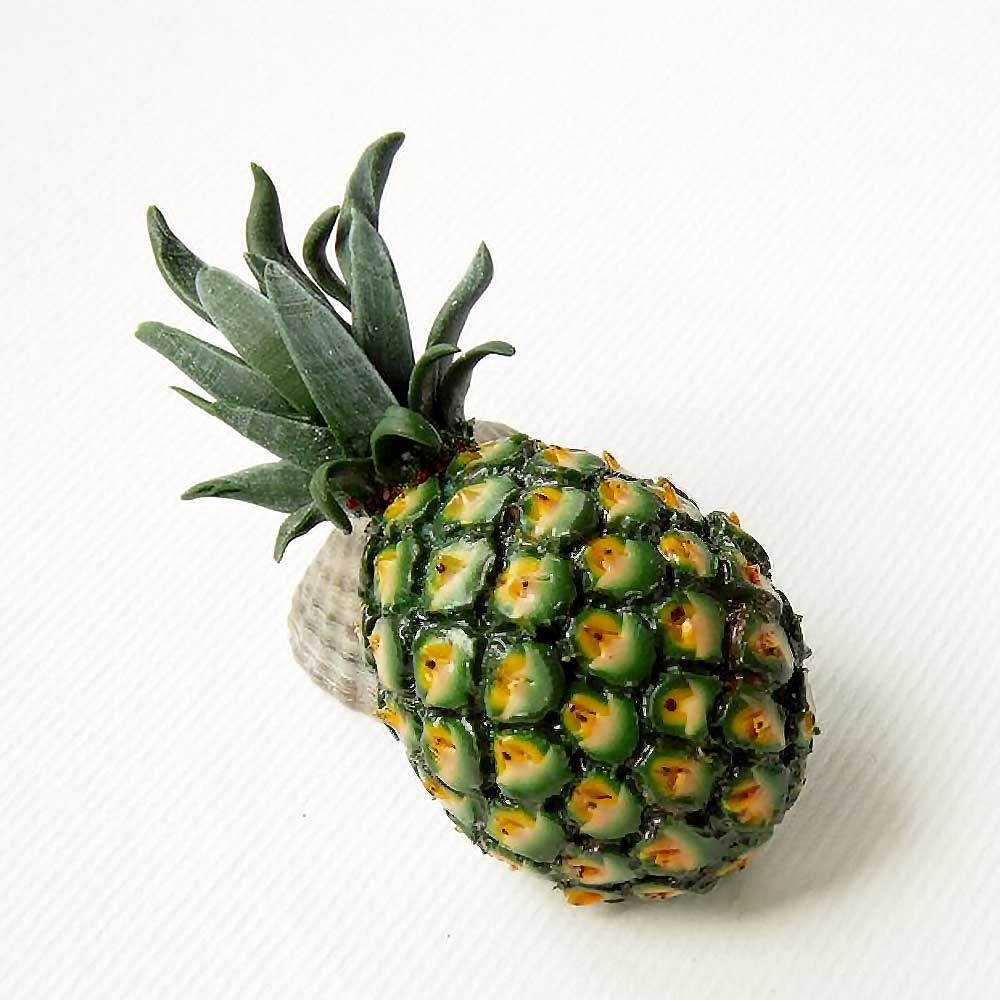 Juicy Joy: Pineapple Brooch Polymer Clay.