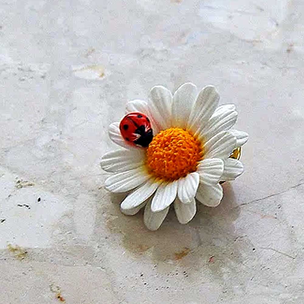 Small Wonder: Daisy Pin Polymer Clay.