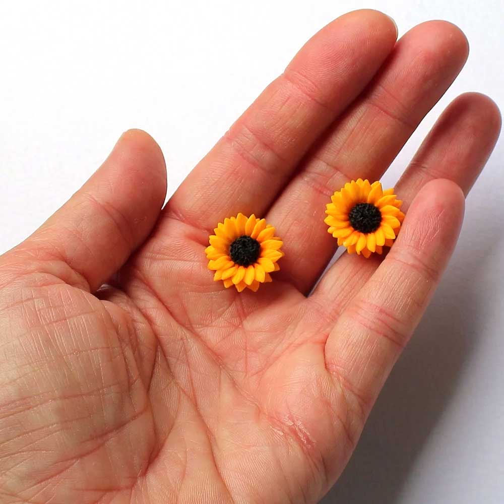 Sunny Smile: Sunflower Earrings Polymer Clay.