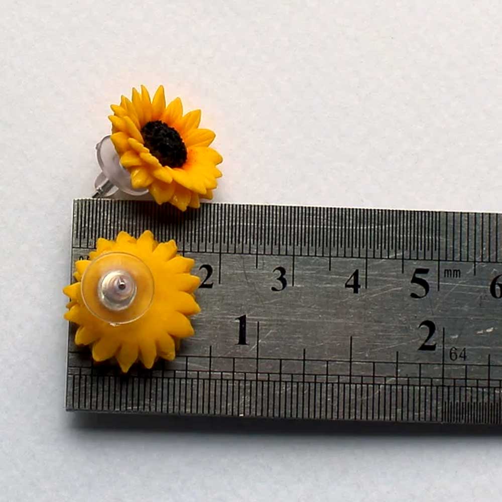 Sunny Smile: Sunflower Earrings Polymer Clay.