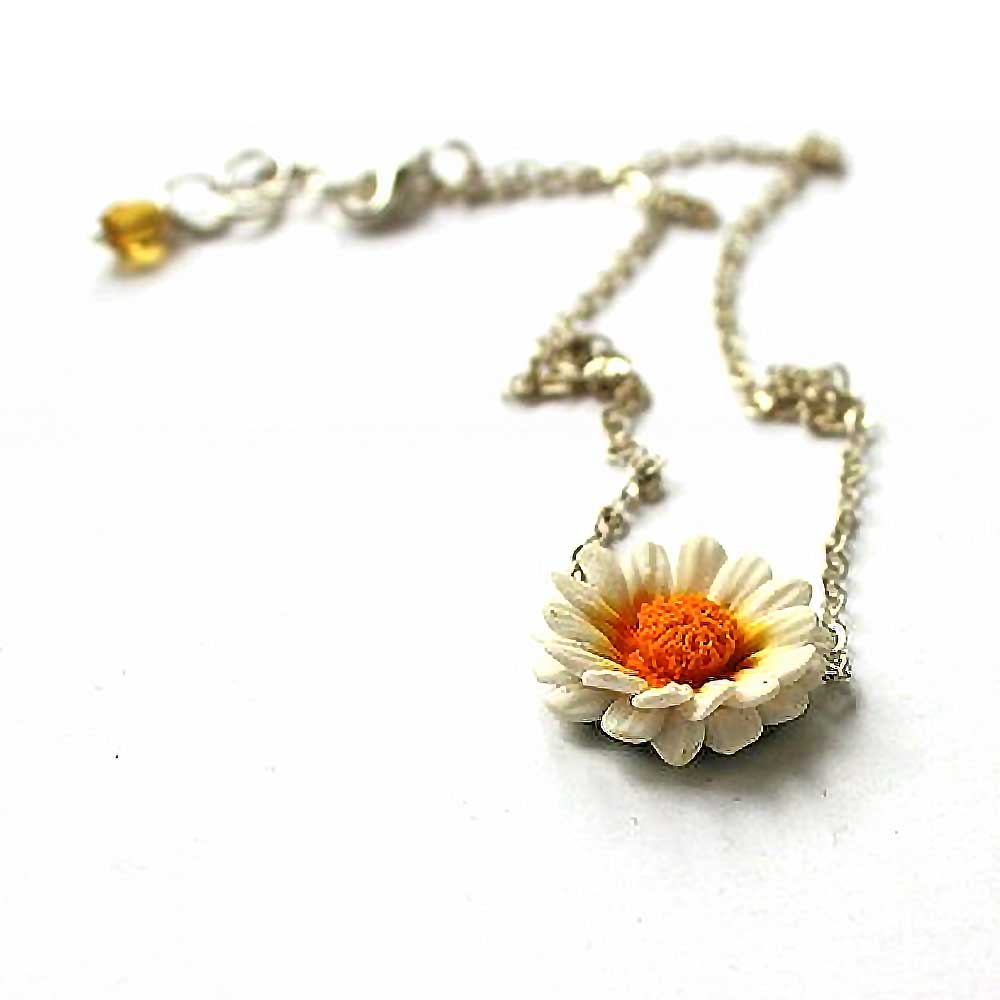 Floral Embrace: Daisy Choker Polymer Clay.