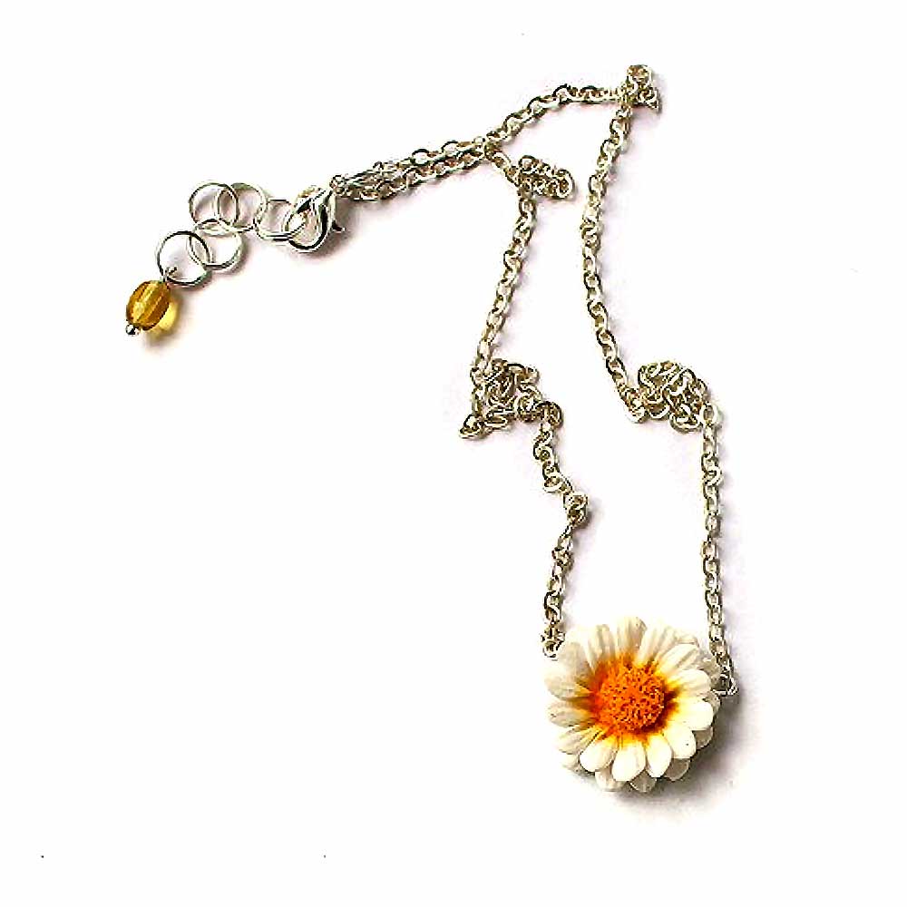 Floral Embrace: Daisy Choker Polymer Clay.