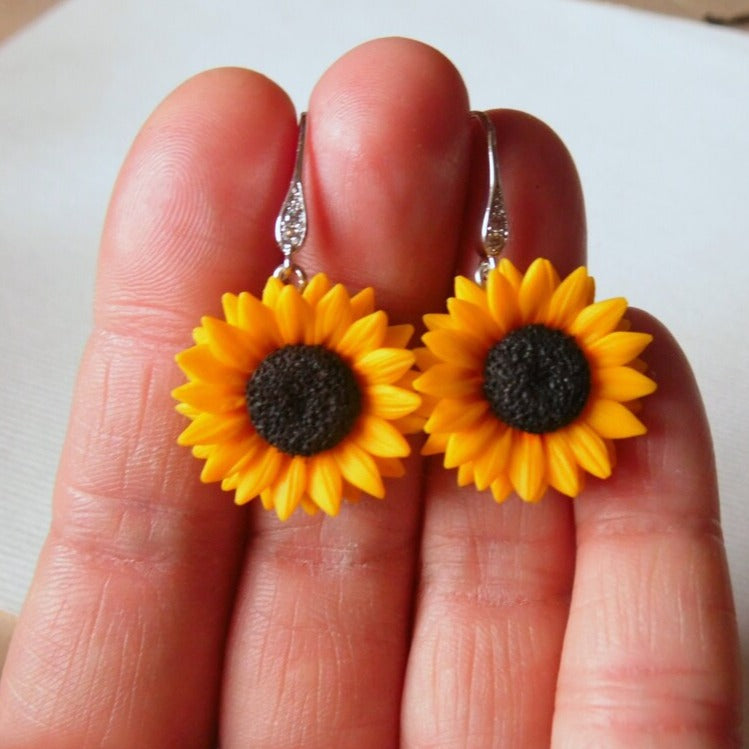 Sunshine Smile: Sunflower Earrings Polymer Clay.