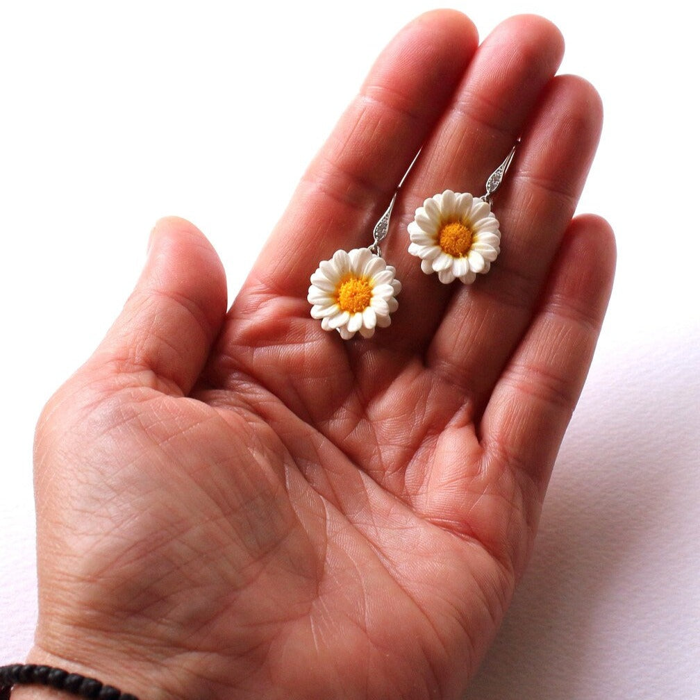 Sparkling Fresh: Daisy & Zircon Earrings Polymer Clay.