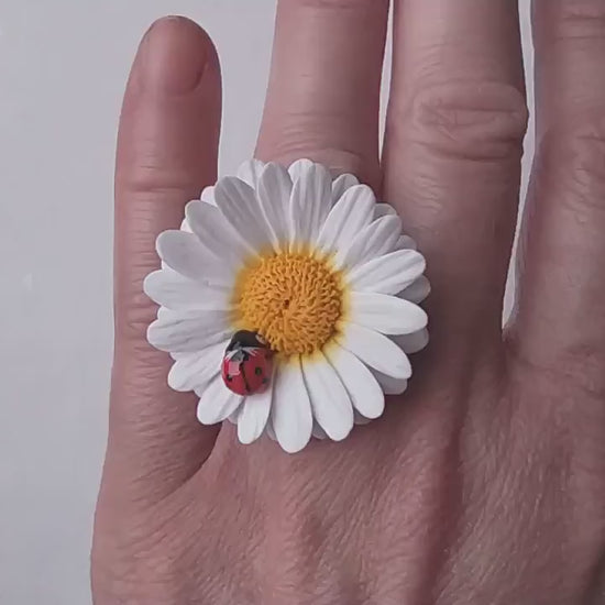 Sunny Duo: Daisy& Ladybug Ring Polymer Clay.