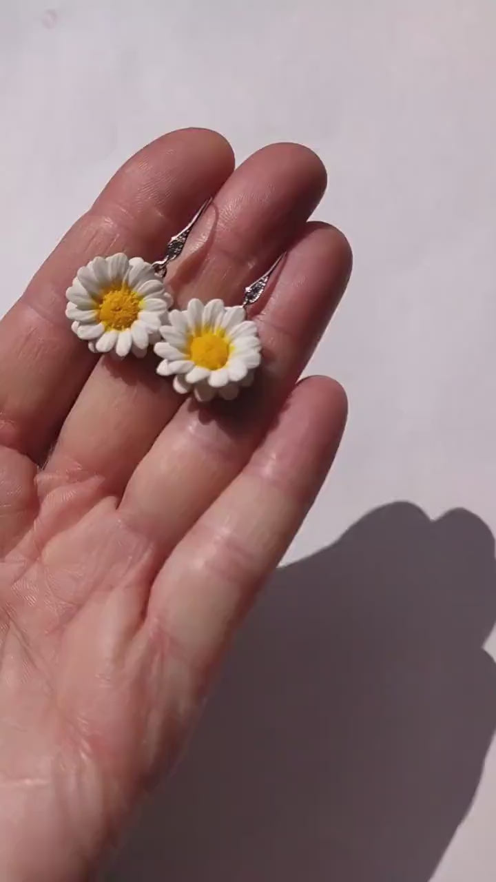 Sparkling Fresh: Daisy & Zircon Earrings Polymer Clay.