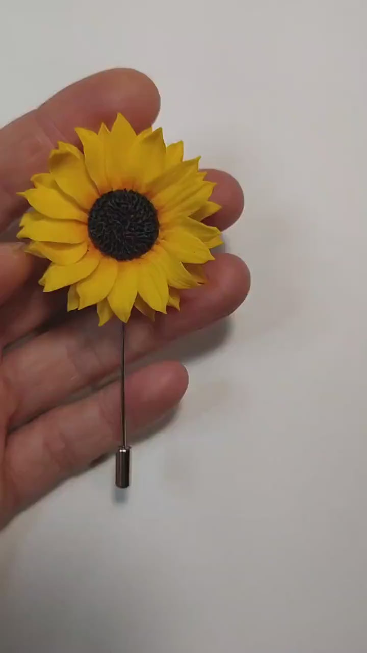 Golden Ray: Sunflower Pin Polymer Clay.