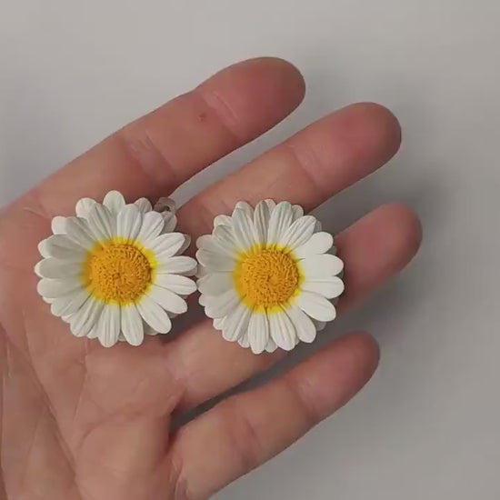 Whimsical Petals: Daisy Earrings Polymer Clay.