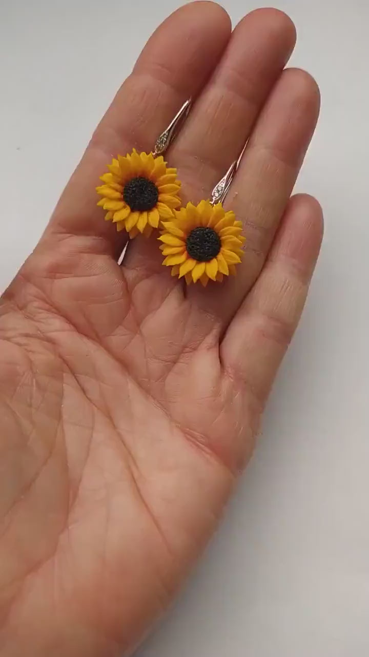 Sunshine Smile: Sunflower Earrings Polymer Clay.