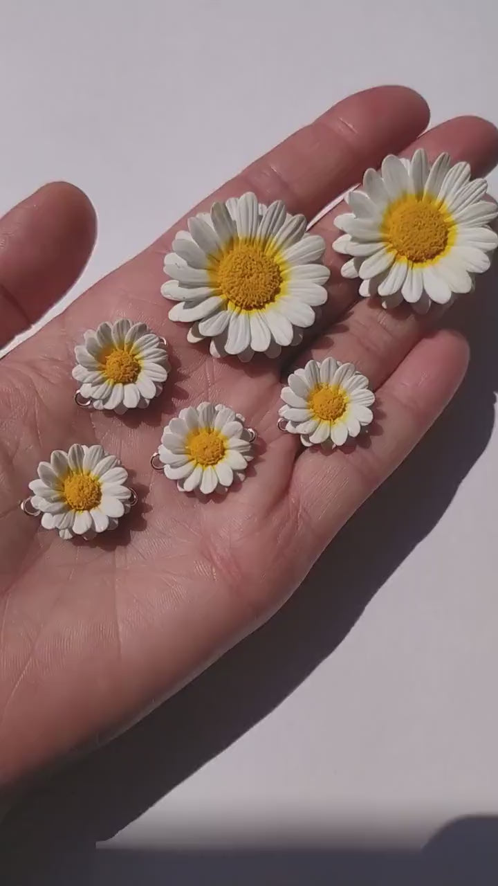 Summer Romance: Daisy Beads Polymer Clay.