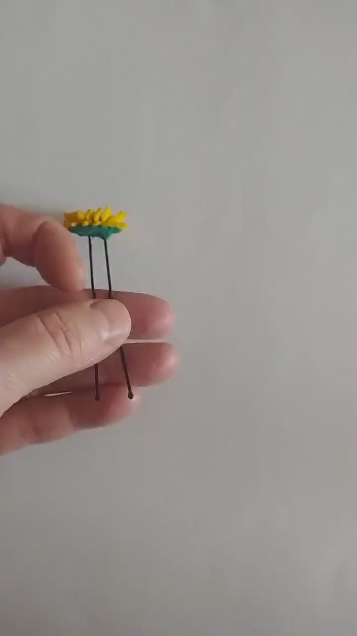 Tiny Sun : Sunflower Hairpin Polymer Clay.