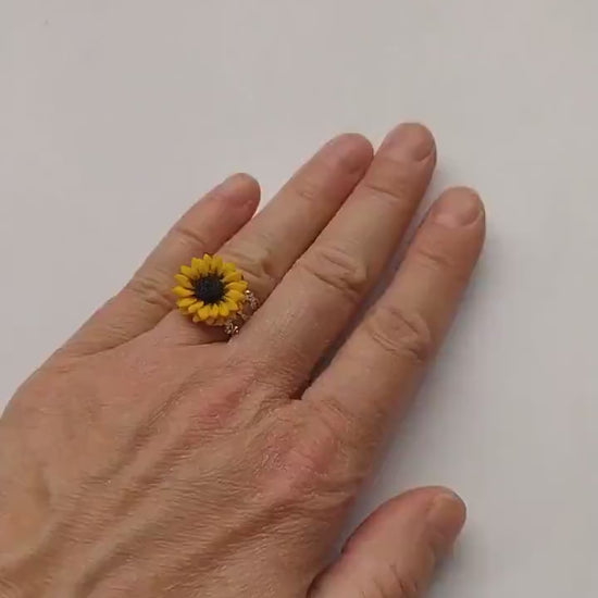 Golden Pattern: Sunflower Ring Polymer Clay.