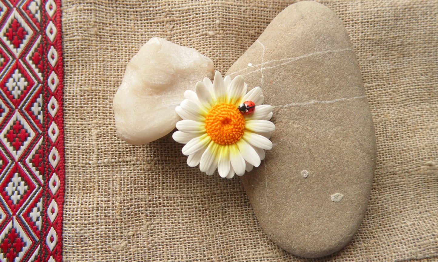 Sunny Duo: Daisy& Ladybug Ring Polymer Clay.