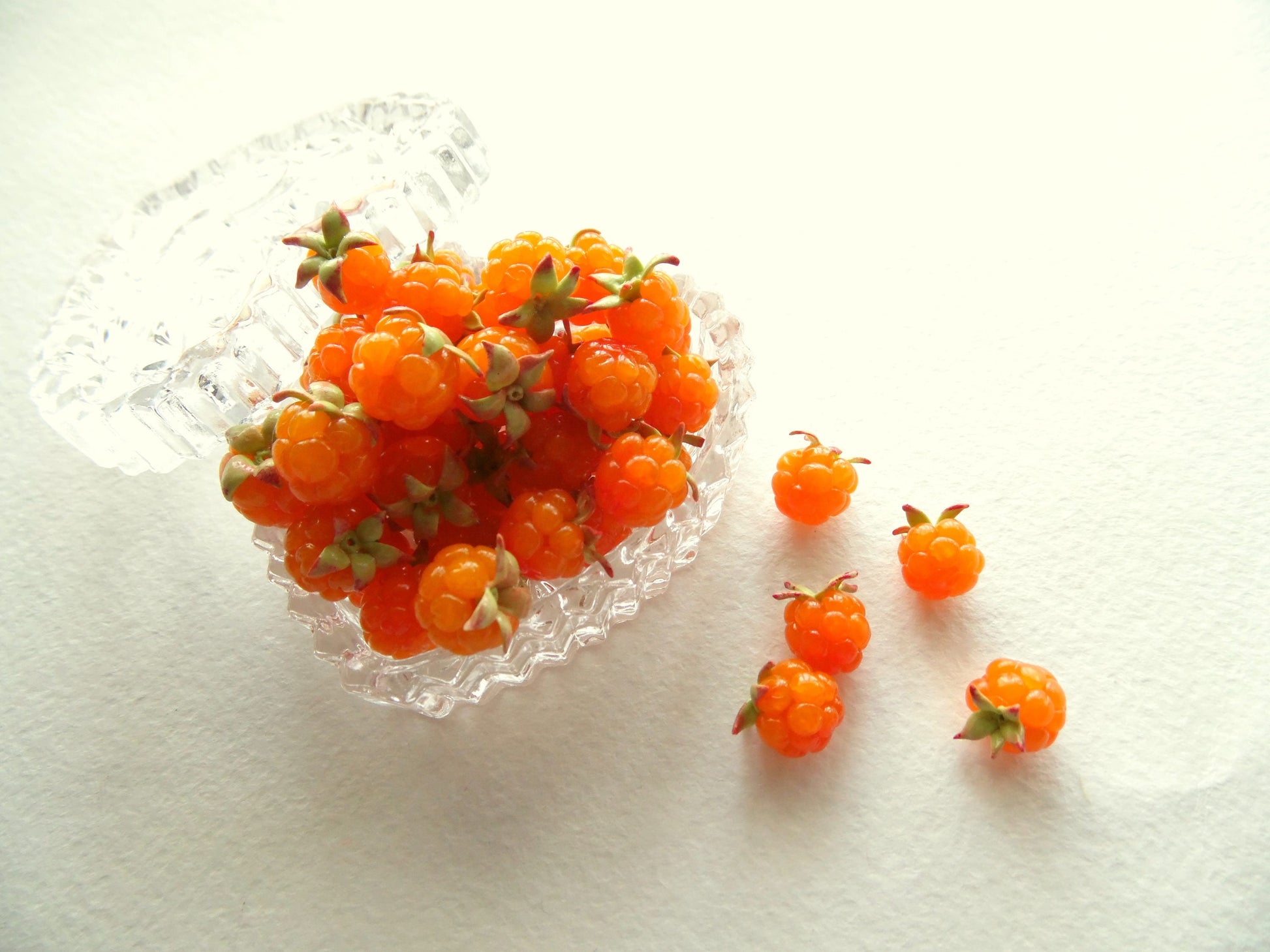 Forest Tale : Cloudberry Beads Polymer Clay (5pcs)