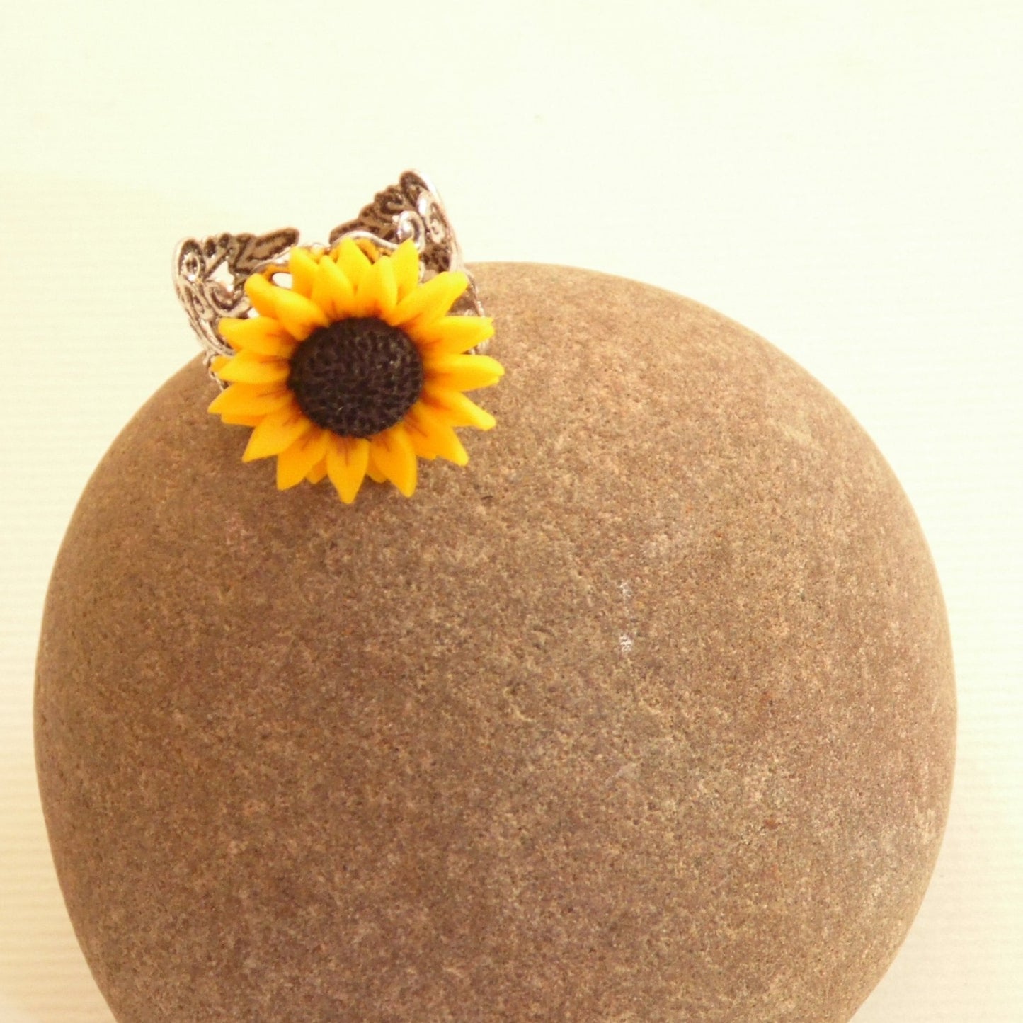 Golden Pattern: Sunflower Ring Polymer Clay.