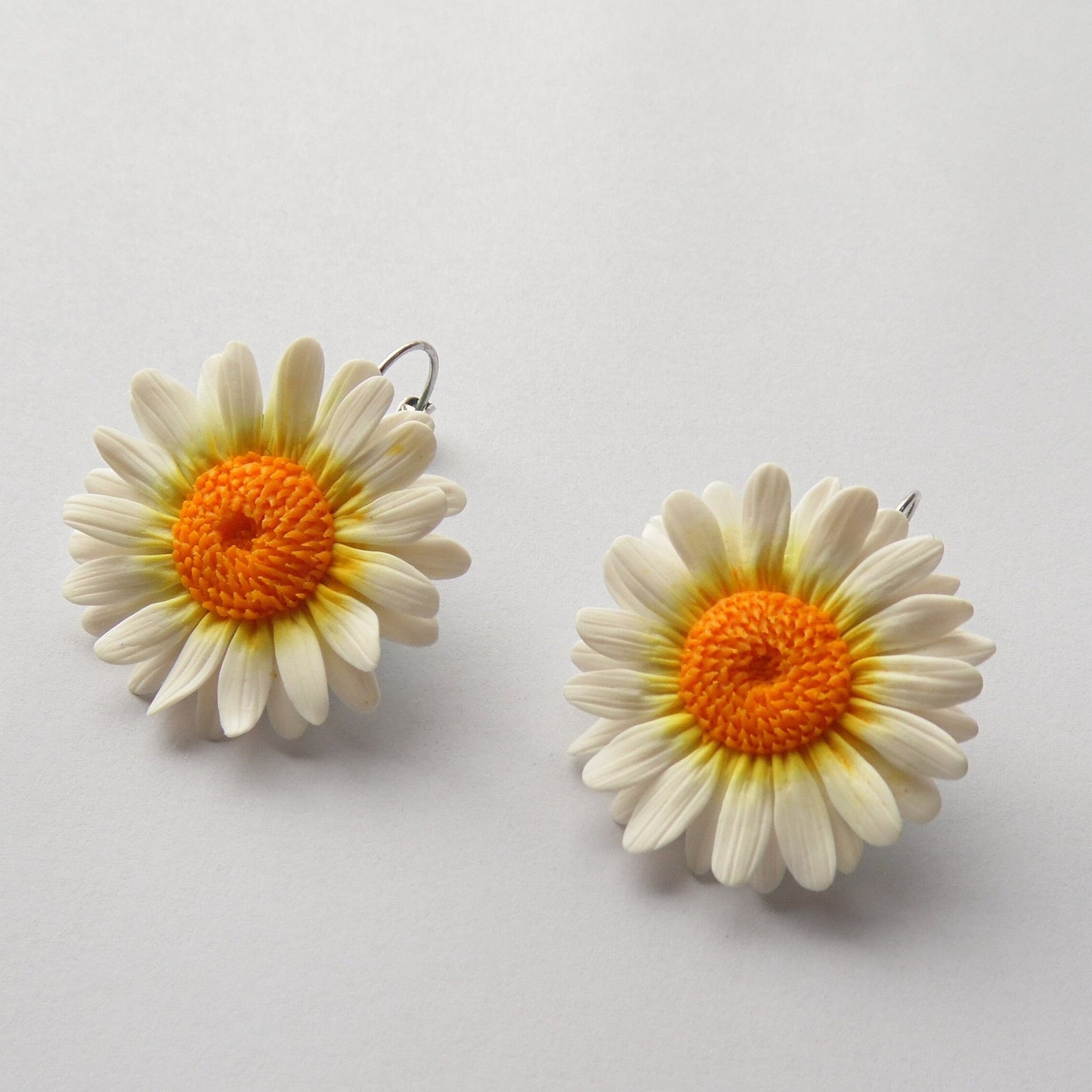 Whimsical Petals: Daisy Earrings Polymer Clay.